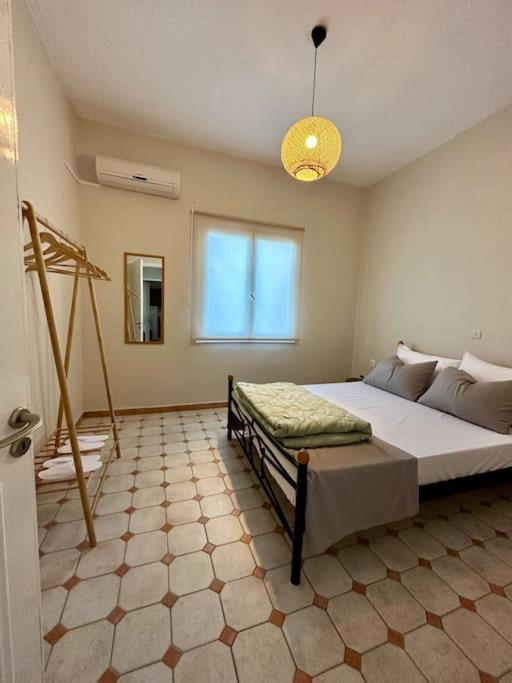 Olive Tree The Master Bed And Balcony Appartement Benitses (Corfu)