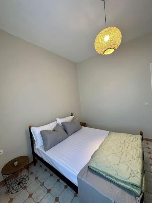 Olive Tree The Master Bed And Balcony Appartement *